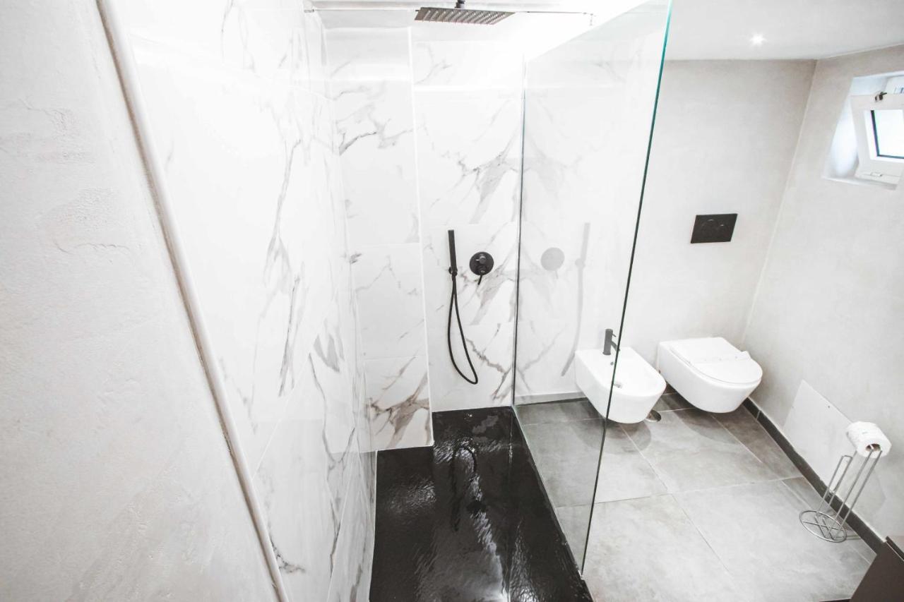 Sanavar Apartment Бари Екстериор снимка