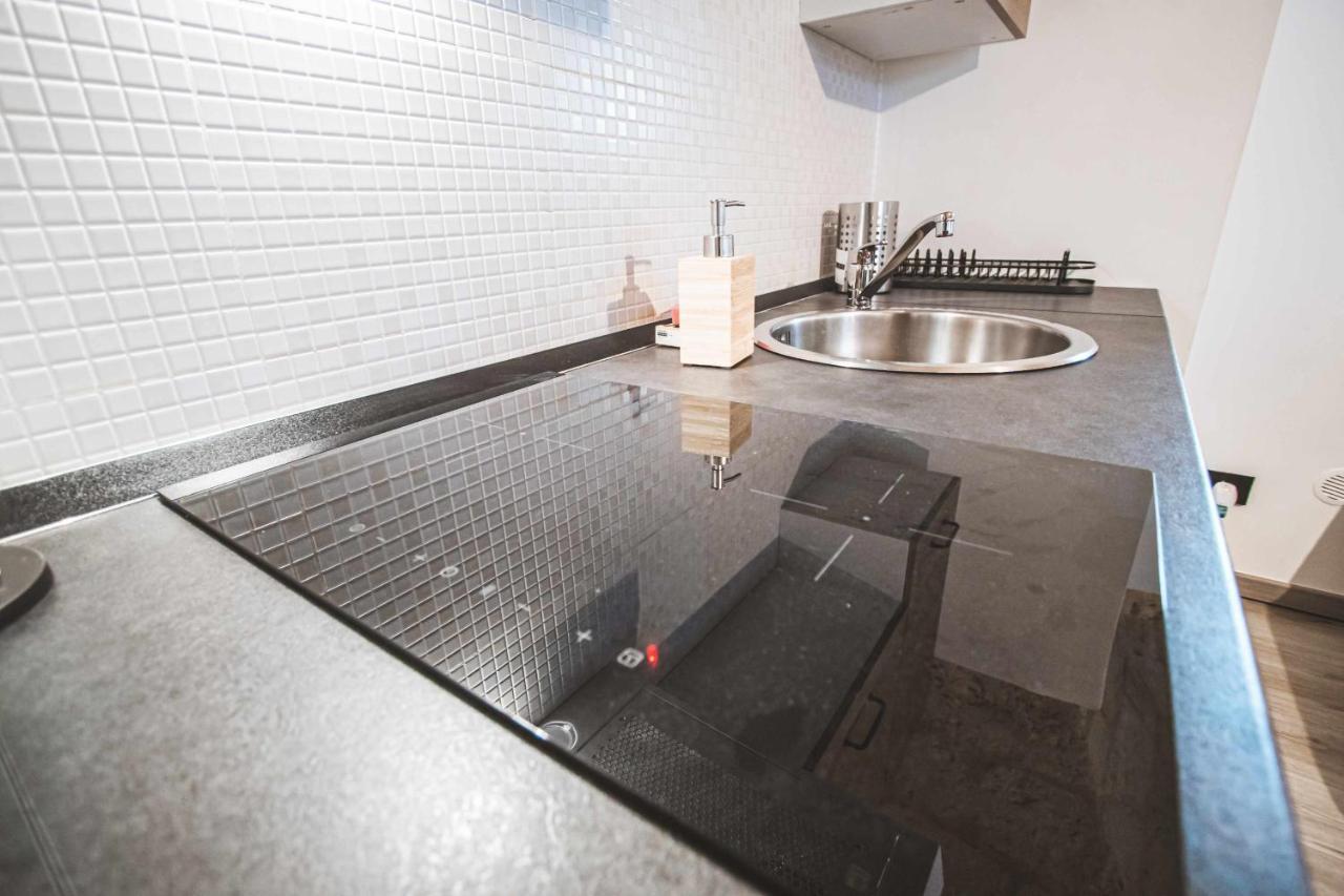 Sanavar Apartment Бари Екстериор снимка
